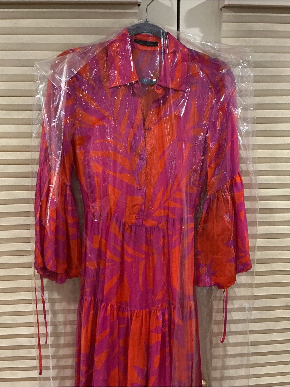 NWOT CH Carolina Herrera Pink and Orange Printed Silk Maxi Dress, Size XS - Picture 3 of 8